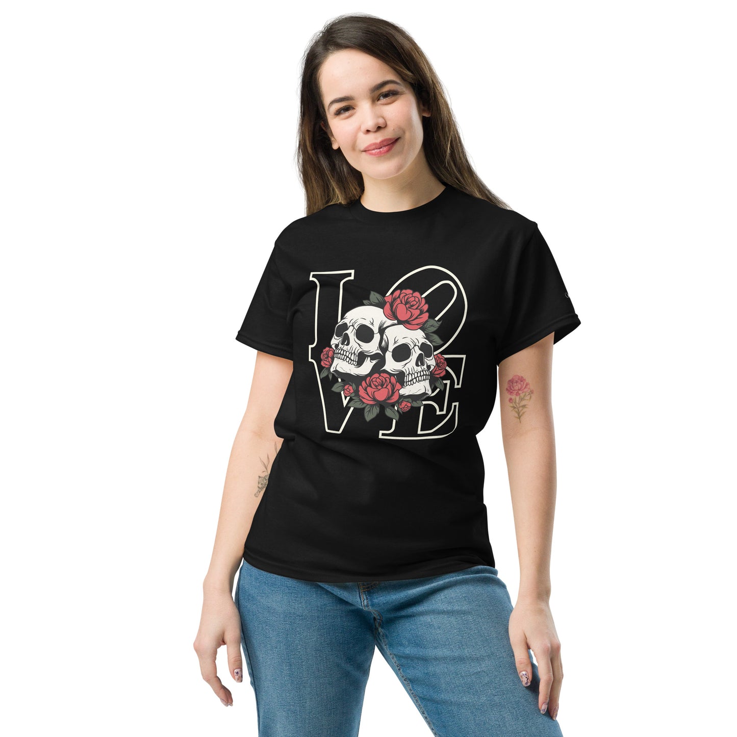Unisex T-Shirt mit Totenkopf & Rosen – LOVE Design – Rockiger Streetwear Look aus 100 % Baumwolle