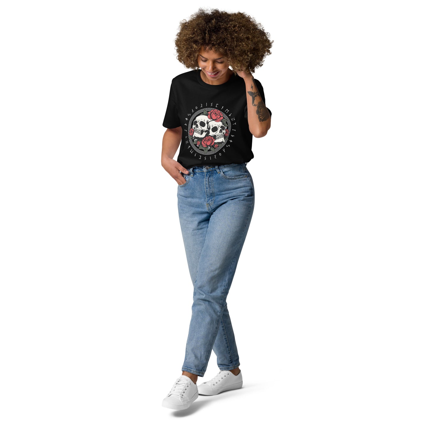 Unisex Bio T-Shirt mit Totenkopf & Rosen – Skulls & Roses Design – Nachhaltig & Vegan
